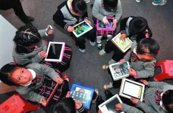 影响孩子视力的不只是手机，这几点才是真的“幕后黑手”