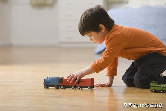 孩子的玩具被别人抢走，你该如何处理？