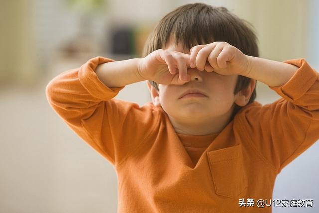 孩子的玩具被别人抢走，你该如何处理？