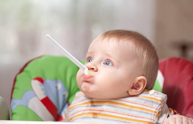 爸爸一个简单的动作导致孩子发生意外，很多家长忽略了