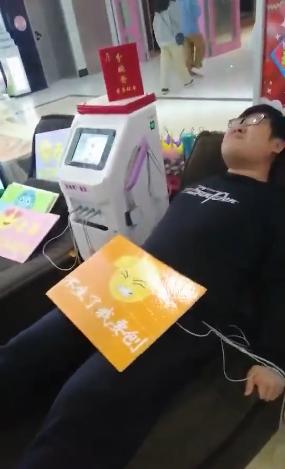 生孩子有多痛？分娩痛体验仪现身无锡  广大男士现场体验