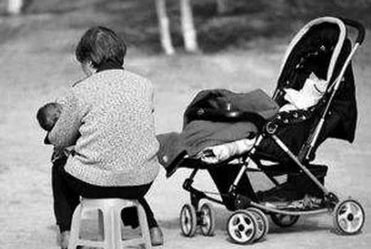 3岁之前的孩子跟着奶奶睡，危害就应有多大？