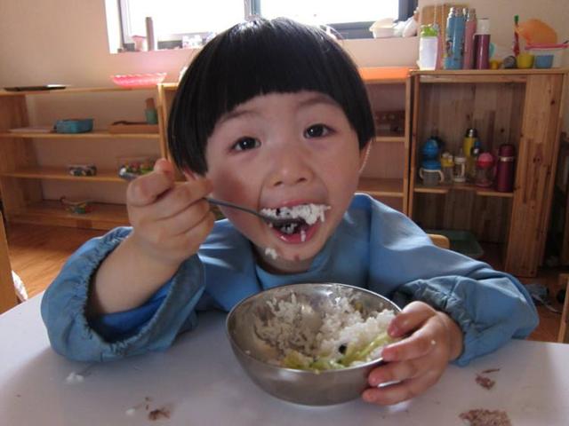 这5个症状，表明宝宝积食了！喝这粥宝宝与积食“绝交”，还蹿个