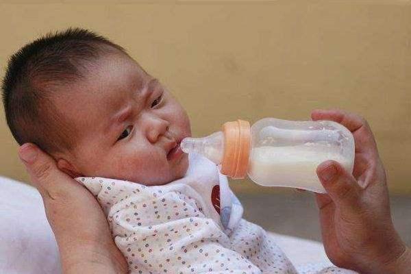 不适合母乳喂养的这几个时间段，宝妈早知道，孩子也能少受罪