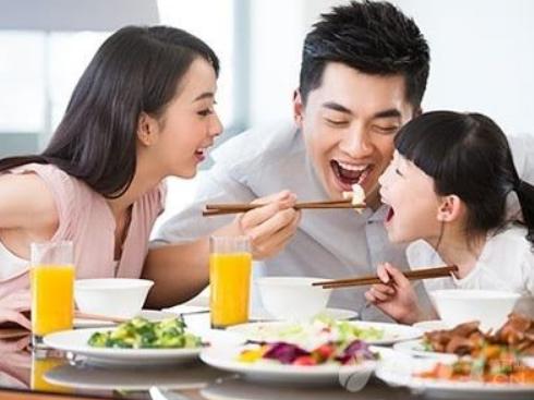 老祖宗说：“饭前不训子，睡前不训妻”，很有道理，男人应学习下