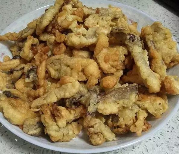 炸蘑菇，直接炸还是先焯水？一旦错了，蘑菇回软不酥脆