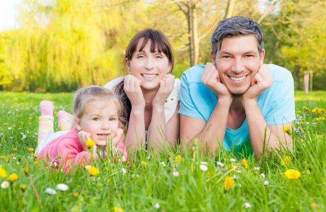 孩子长期缺少家长陪伴，情况有多糟？婴幼儿时期父母爱缺失难弥补