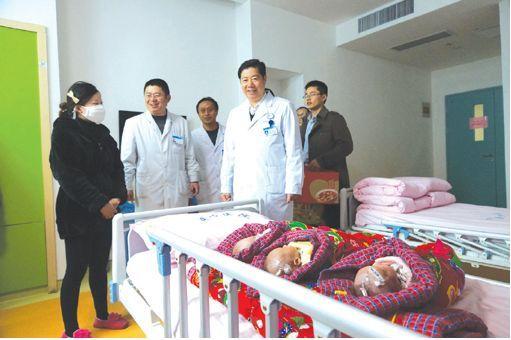 15天宝宝咪咪上带血，得知医生的检查结果，儿媳将婆婆送回老家