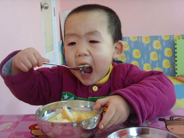 毁掉脾胃的“第一杀手”，却是父母的3大习惯，孩子积食又爱生病