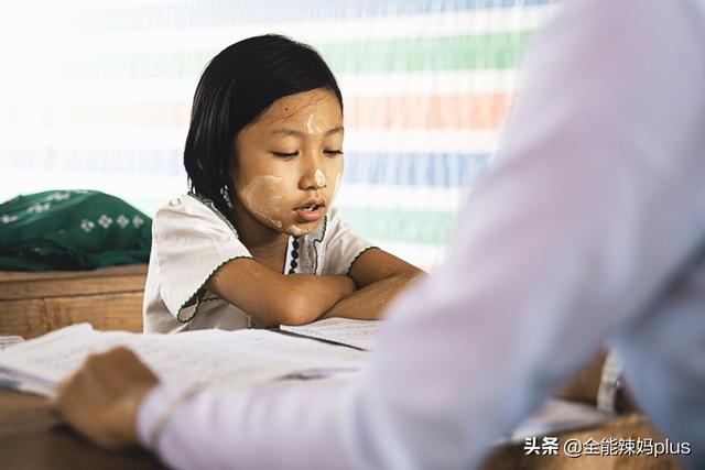 孩子胆小羞怯不自信？家长仅需做好这4点，让孩子重拾自信