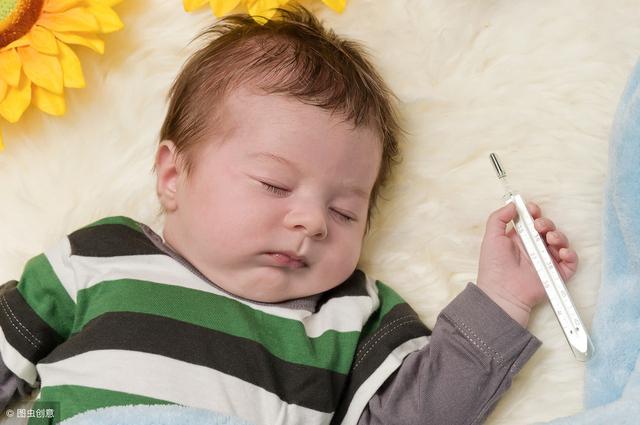 孩子发高烧时爱流清鼻涕、怕冷，妈妈要注意这10点进行护理