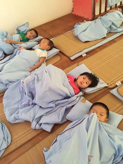 幼儿园11点就让孩子吃午饭，会不会太早了？听听老师是怎么解释的