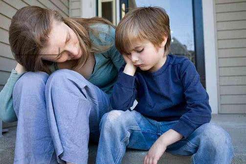 孩子见了生人,为什么不会“打招呼”?这才是真相!