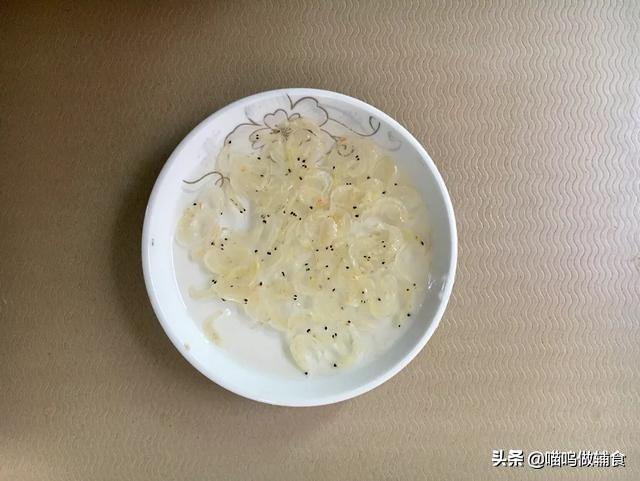 宝宝的主食别总是大米白饭了，换个新花样，宝宝一口一个乐开花