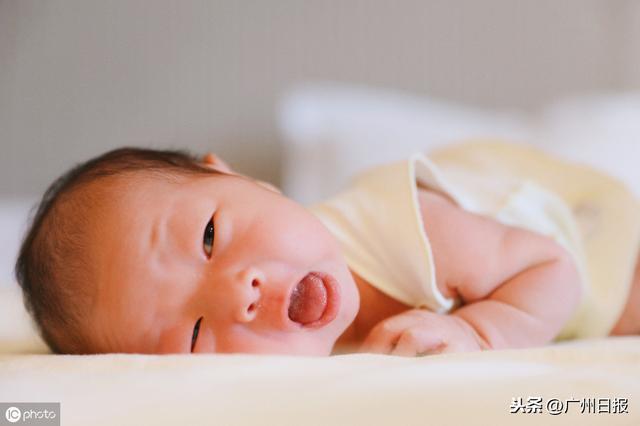 260斤孕妈惊险产子，医生从15厘米厚脂肪中“掏”出宝宝
