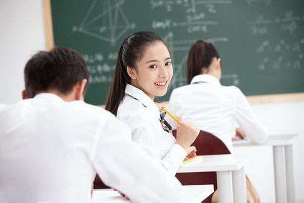 青春期孩子叛逆，背着爸妈偷偷做“坏事”，聪明爸妈靠三招可识破