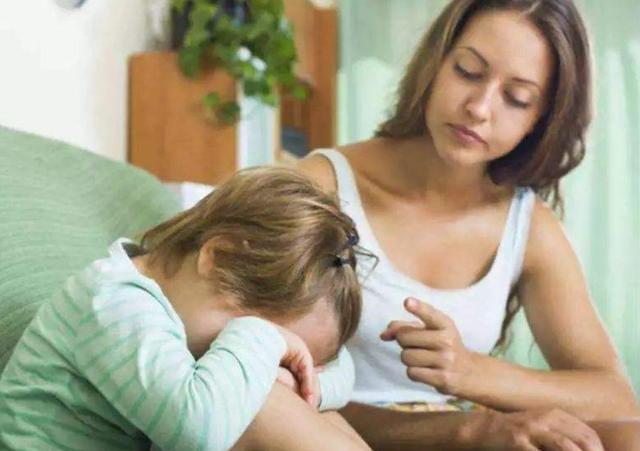 为什么有的孩子越长大越和父母疏远？这3个原因，其实不怪孩子