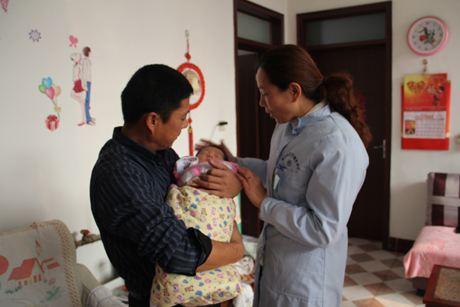 “我1岁的孩子，吸了86包烟”，一位35岁妈妈呼喊，看哭众多宝妈