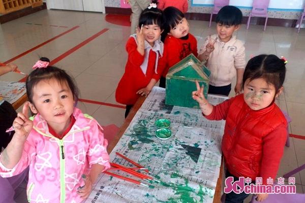 拥抱春天 手绘童心——东营区龙居镇中心幼儿园开展绘画春天活动