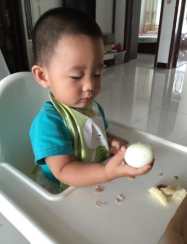 带娃别大意，2岁之前，这5种食物别碰，让孩子变“病秧子”！