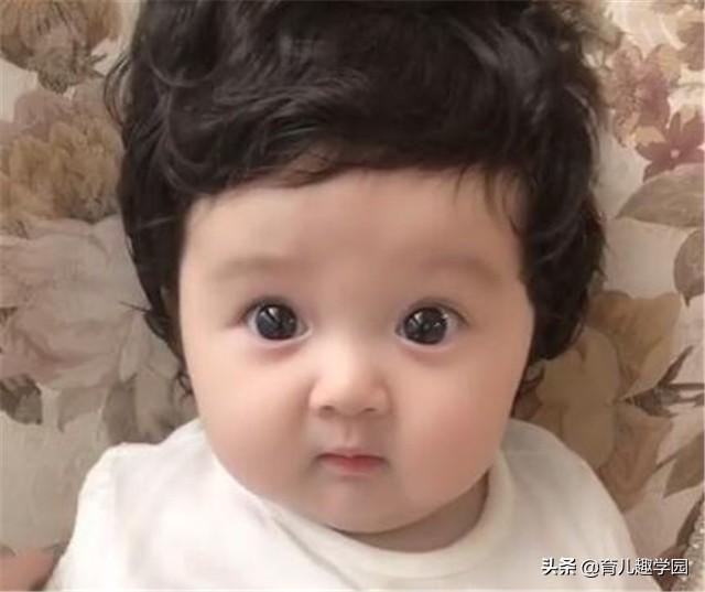 想要宝宝头发乌黑，有双漂亮的大眼睛，孕妈孕期要多吃什么？