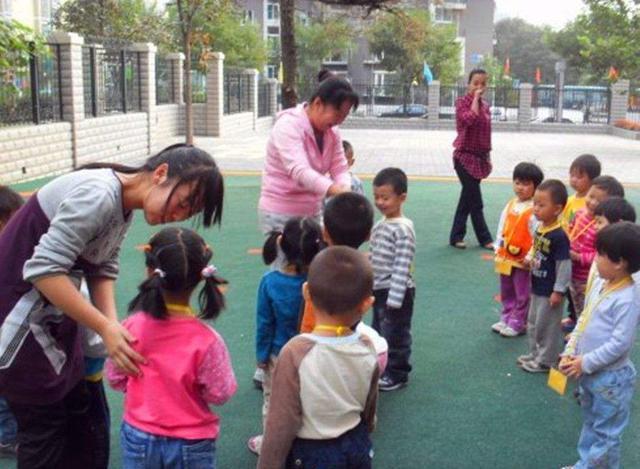 三岁半孩子上幼儿园被劝退，老师：幼儿园不是什么样的孩子都收