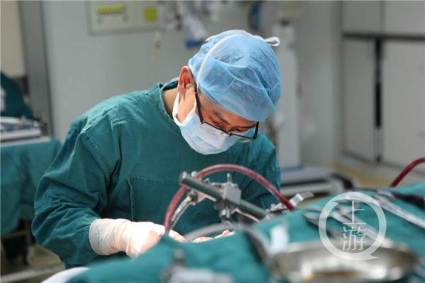 10岁男孩头疼呕吐当感冒治 没想到是肿瘤捣乱
