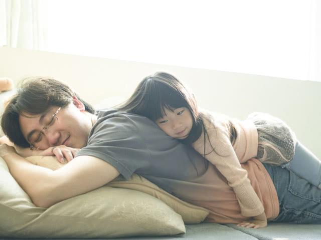 父爱如山！看完这7张图，你会明白爸爸到底有多疼爱自己的女儿