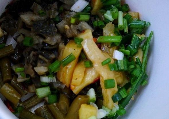 在孕期里，孕妈最好少吃这3种食物，可能会对孩子的发育造成损伤