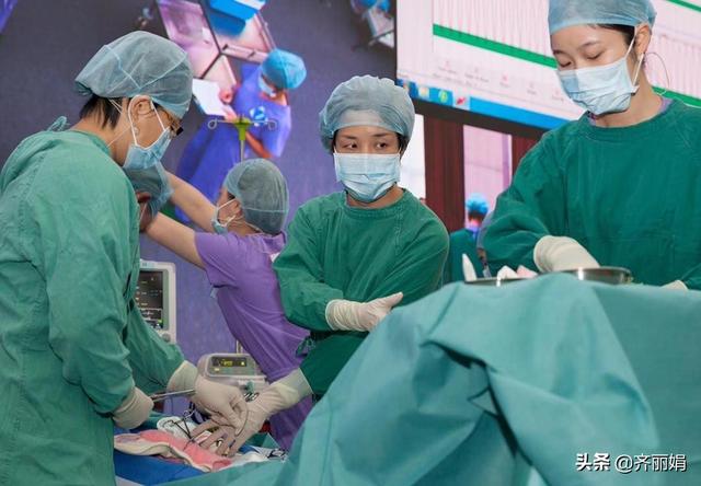 接生医生：“谁咳嗽了？”还未等产妇回答完，人已经不行了