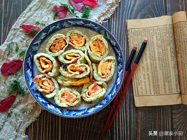 1个番茄4个鸡蛋，早起5分钟给孩子做个营养早餐饼，做法超简单！