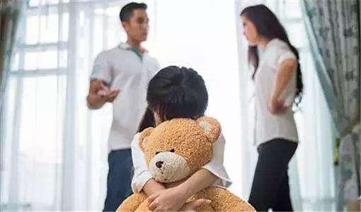 夫妻之间几个“不能做”的事，特别是孩子在家时，影响孩子心灵