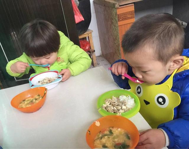 孩子睡前再饿也不能喂的食物，家长是否犯过错？别再粗心了