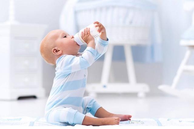 孩子一岁后还要一直喝配方奶粉么？来听听营养专家这么说