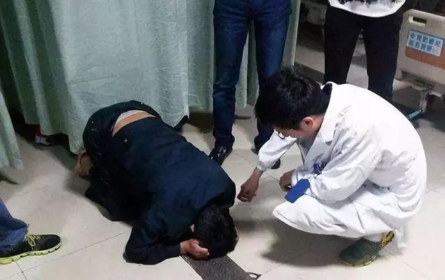 8岁女童肾癌离世，医生道出病因，爸爸崩溃大哭：都怪我