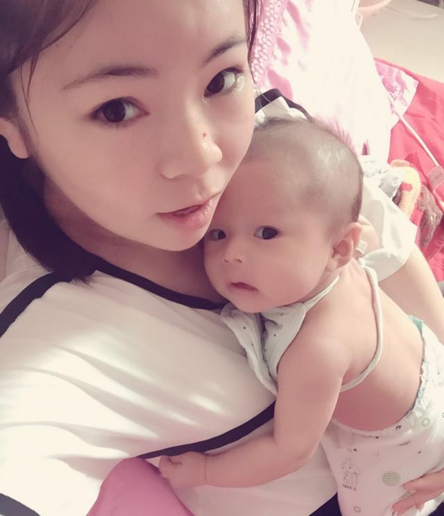 当宝宝做这4个动作时，宝妈别再喂了！再喂伤脾胃，还损伤大脑！