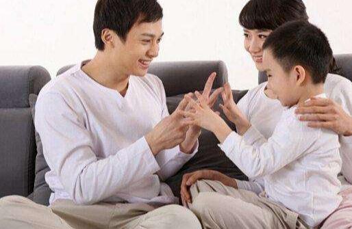 清明节如果可以请带上孩子回故乡扫墓，让孩子懂得这个节日的意义
