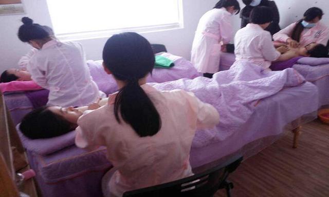 为什么催乳师能挤出很多奶水，宝妈自己却不行？是你方法没用对！