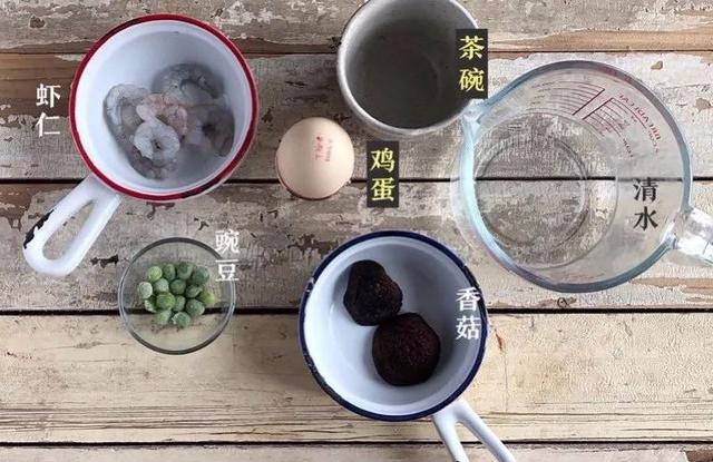 用虾仁给宝宝做辅食，口感软软绵绵，还能促进宝宝长个头！