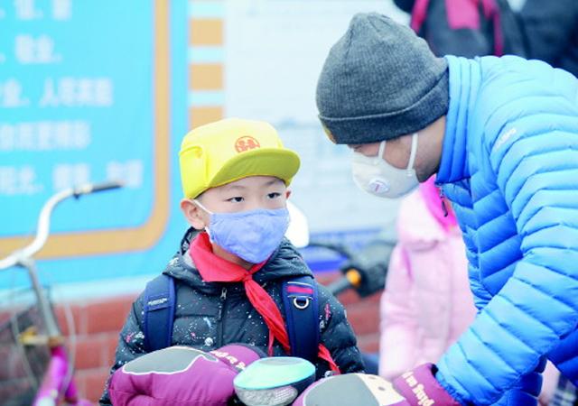 孩子放学后有这4种表现，可能他在幼儿园过得不好，爸妈要注意