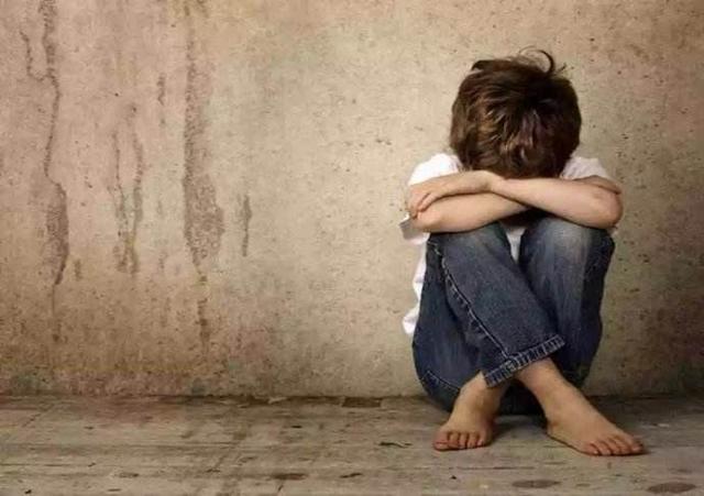 孩子拉肚子、呕吐不想去上学，不要轻易下判断，也许是在向你求助