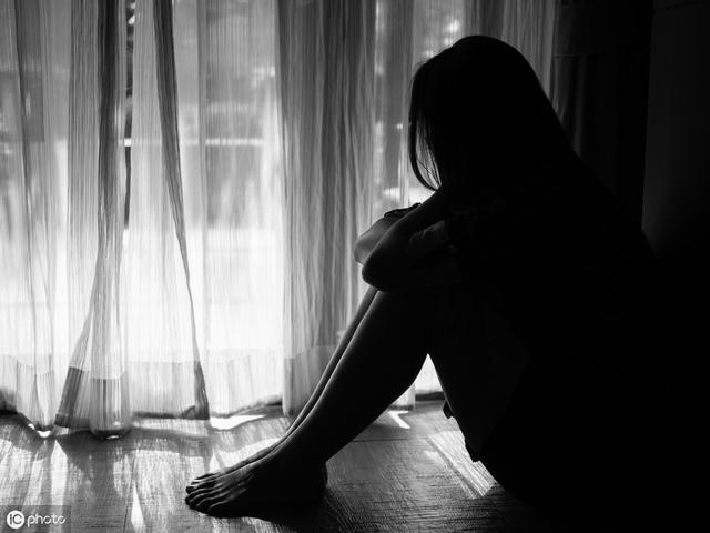 不自信会给一个人怎样的打击