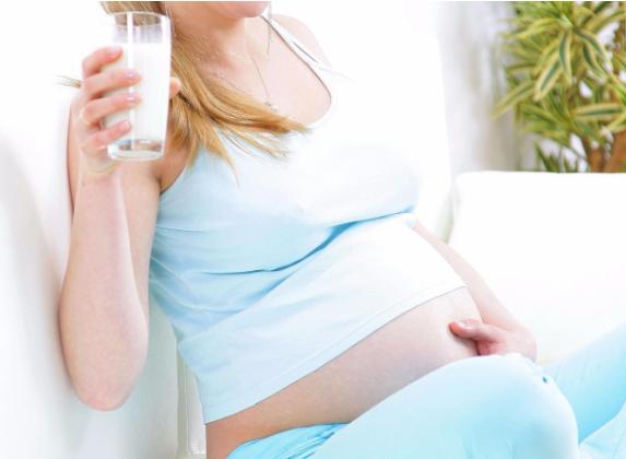 女性在哺乳期的时候，尽量少吃这3种东西，可能会影响孩子的发育