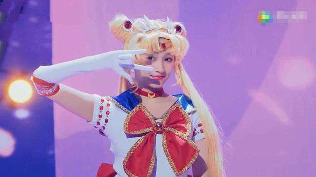 cos水冰月,关晓彤竟然眼光狠毒,刘翔胸肌明显成金刚芭比