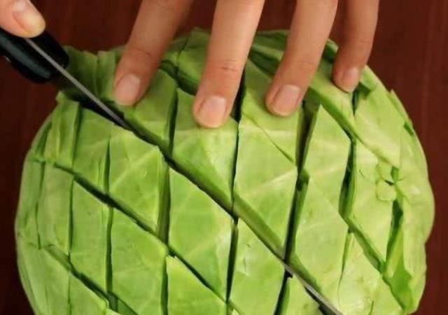别小看卷心菜，试试这特色做法，饭店都不一定能吃到，成本才2元