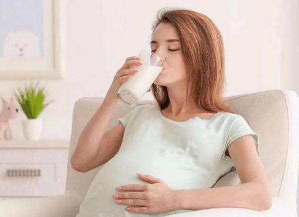 宝宝出生后就有视觉能力，家长这样做，培养婴儿完善感知力