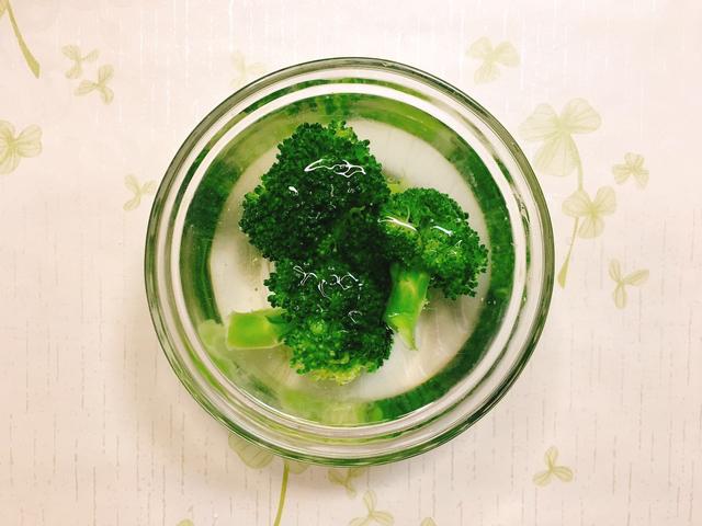 电饭煲轻松做出有营养的五彩饭团,宝宝一下子吃光光