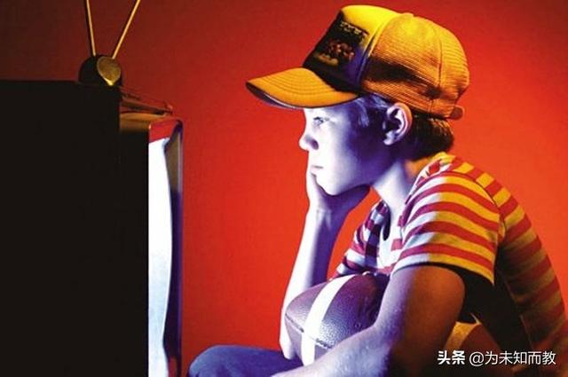 “妈妈,我想看电视”,三个妈妈的不同回答,直接影响孩子一生