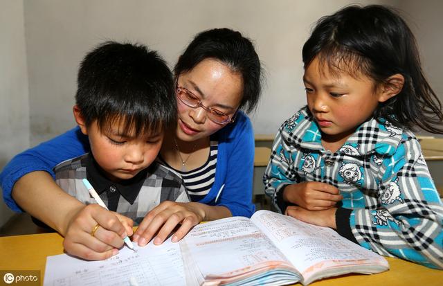 中国女人衰老原因：陪娃写作业、隐形老公不赚钱、跟婆婆一起生活