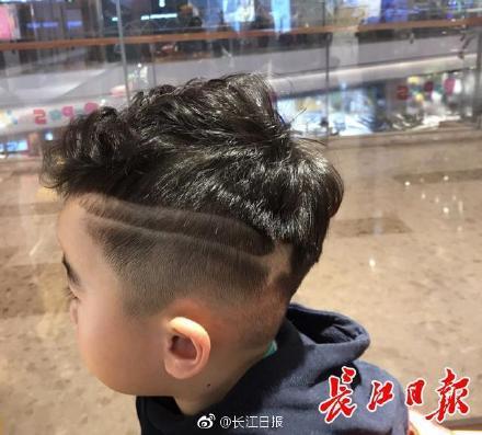 烫发、雕发、油头……小孩发型越潮越受欢迎